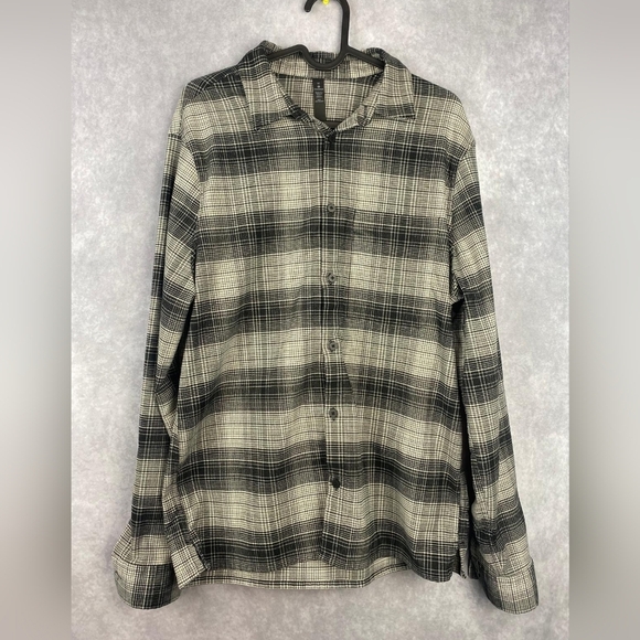 Lululemon Masons Peak Gray Black Button Front Flannel Style Shirt Men Size M - Picture 1 of 6